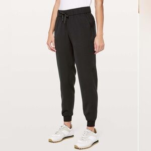Lululemon On The Fly Jogger